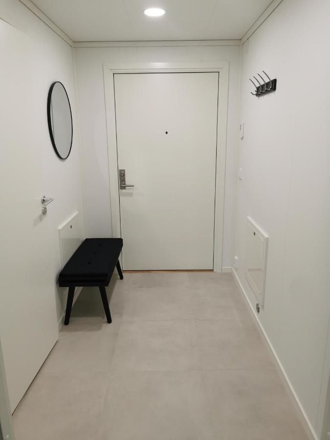 Lofoten Studio Apartment, Vestermyrveien 11 Svolvaer Luaran gambar